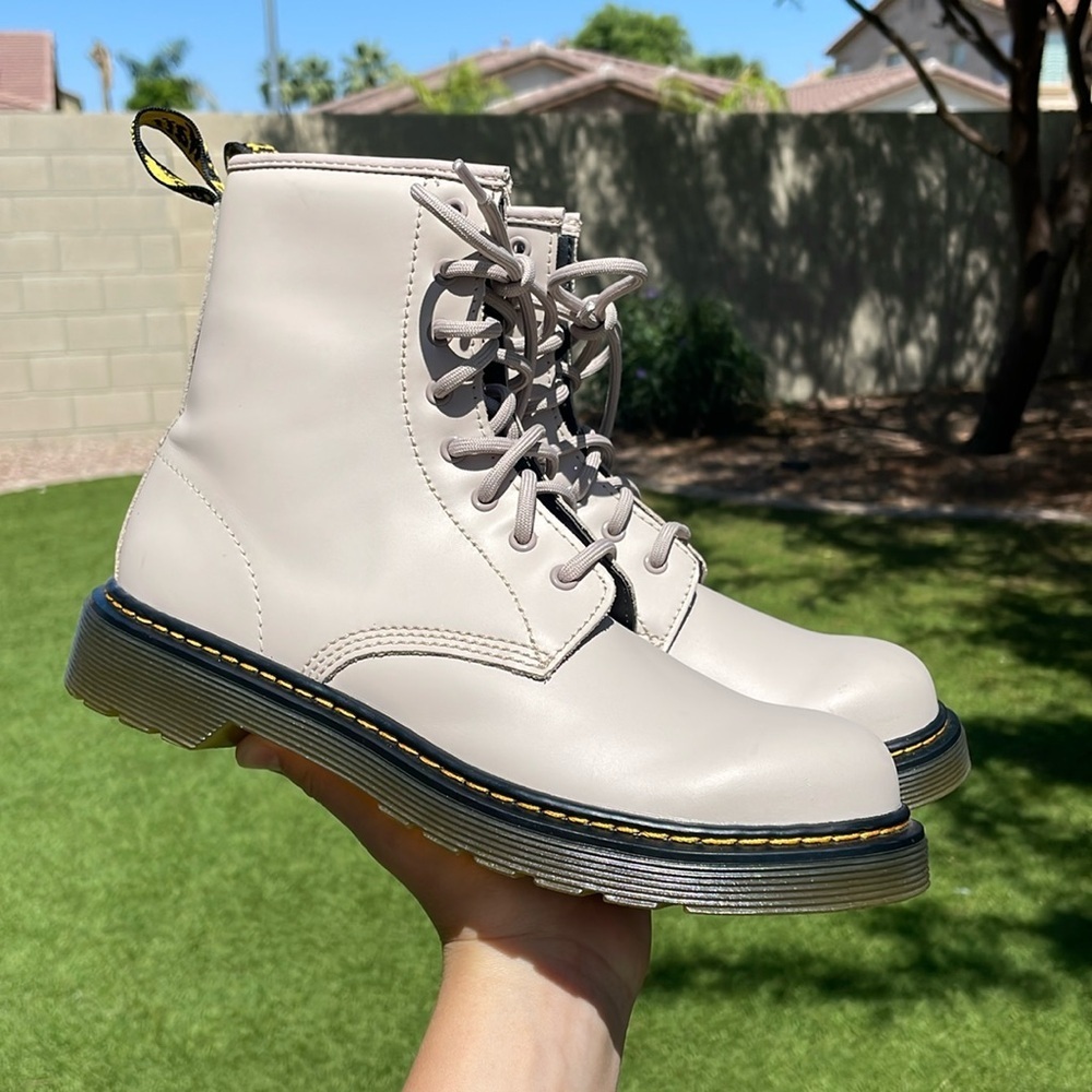 NWT DR MARTENS 1460 Fashion Leather Boot! - Picture 5 of 13